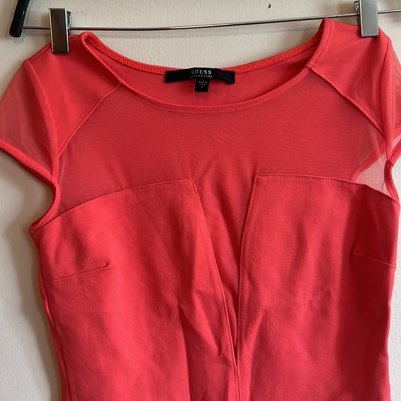 Coral Guess mesh peekaboo fitted stretch cap sleeve top size small - Picture 3 of 5